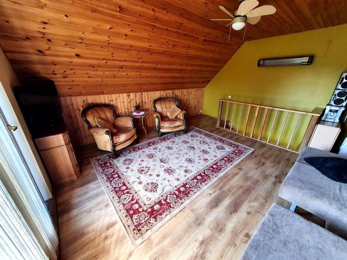 Brivdienu Maja Amrai Ventspils Esterno foto